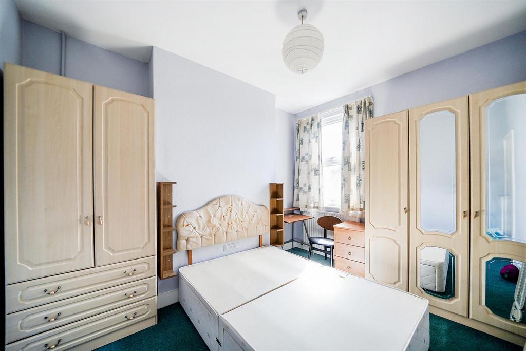 39a Folkestone rd-10 web.jpg
