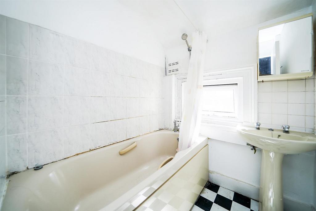 39a Folkestone rd-12 web.jpg