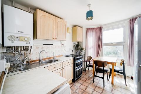 1 bedroom flat to rent, Folkestone Road, Walthamstow, E17