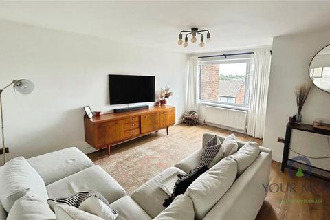 17 Dalehead Drive, Shaw, Oldham, OL2 8JT