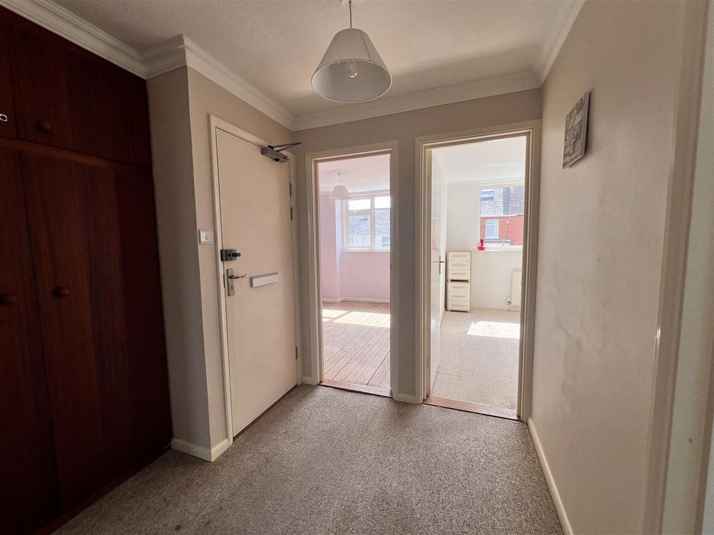Entrance Hallway: