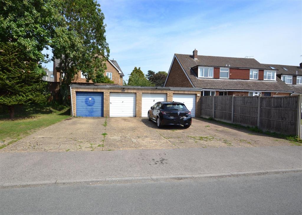 Garage and parking.JPG