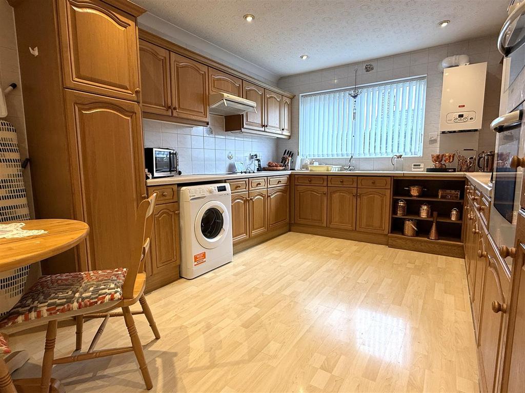 Dining kitchen