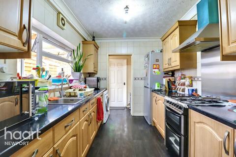 3 bedroom terraced house for sale, Balmoral Road, Newport