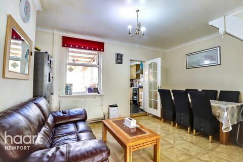 3 bedroom terraced house for sale, Balmoral Road, Newport