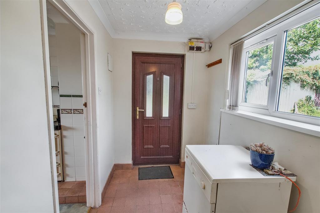 Hall/utility