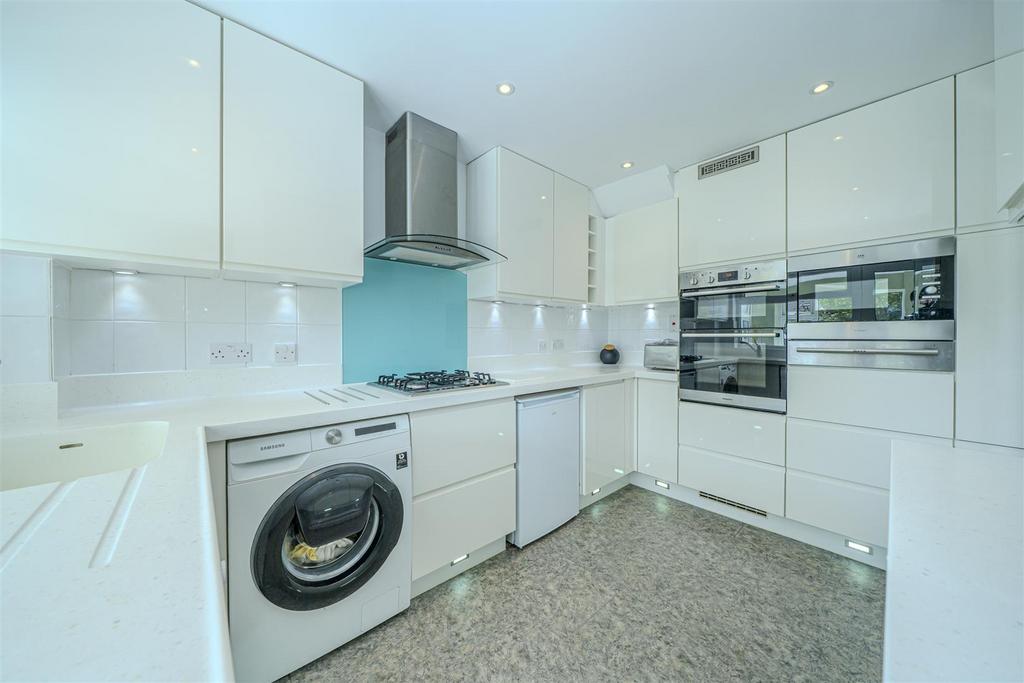 20-Tannsfield-Drive-1014.jpg