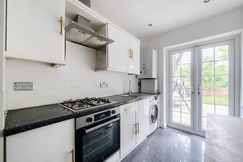 2 bedroom apartment for sale, Saunders Road, Plumstead