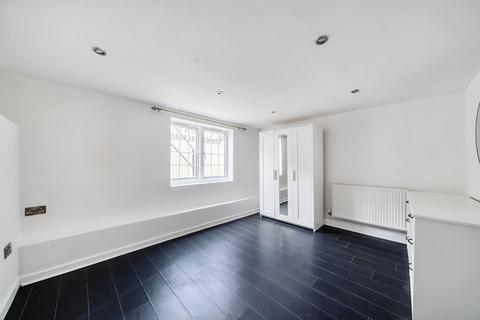 2 bedroom apartment for sale, Saunders Road, Plumstead