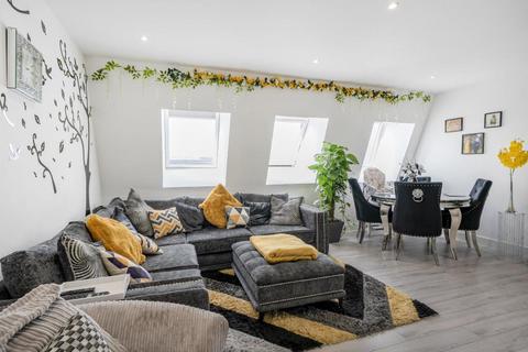 2 bedroom flat for sale, Aylesbury,  Buckinghamshire,  HP19