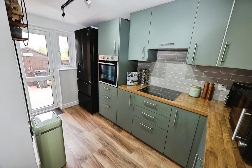 Pbox-kitchen-320446.JPG