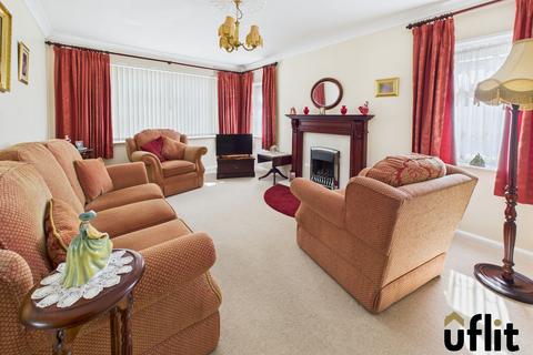 undefined, Brackenbury Close, Cadeby, Doncaster