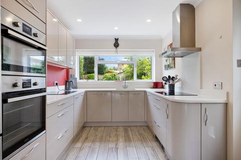 3 bedroom detached house for sale, Aldwick Place, Aldwick , Bognor Regis, West Sussex PO21