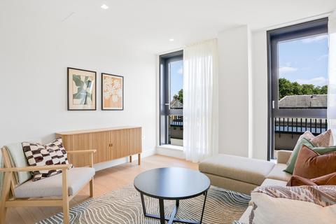 4 bedroom flat to rent, Morwell Street, London, WC1B
