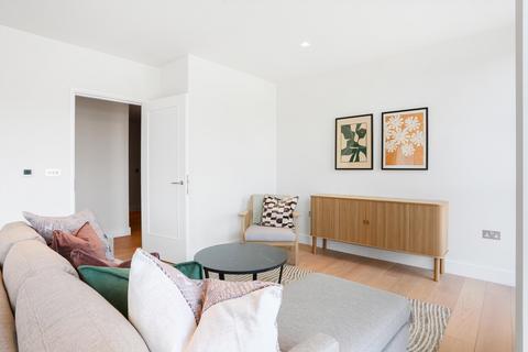 4 bedroom flat to rent, Morwell Street, London, WC1B