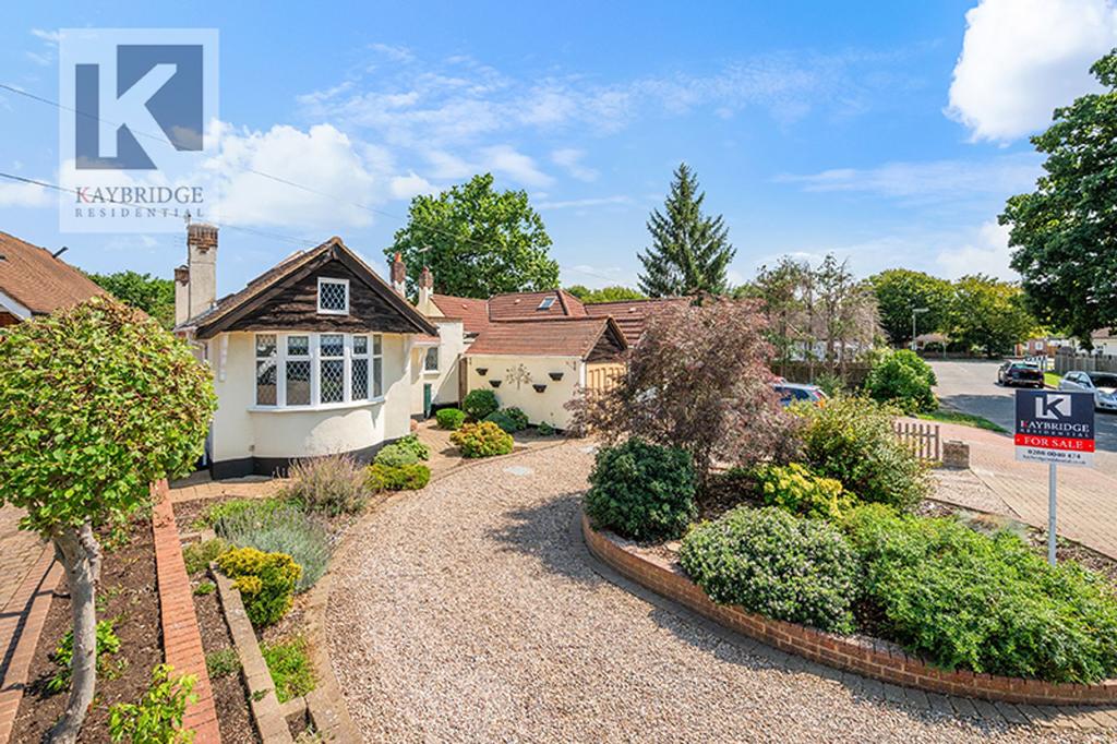The Warren, Worcester Park - KT4 7 DL