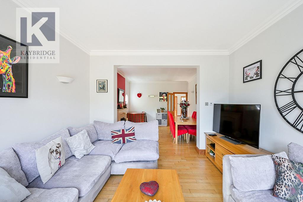 The Warren, Worcester Park - KT4 7 DL