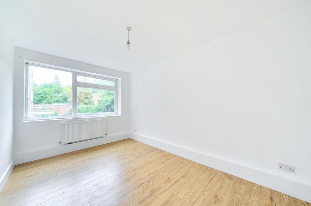 Davidson Frost-Wellings, DFW, Charlwood Close, Sta