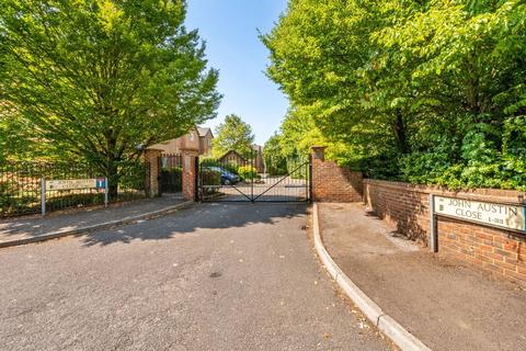 John Austin Close, Kingston, Kingston upon Thames, KT2