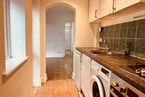 undefined, Warwick Road, Sutton SM1