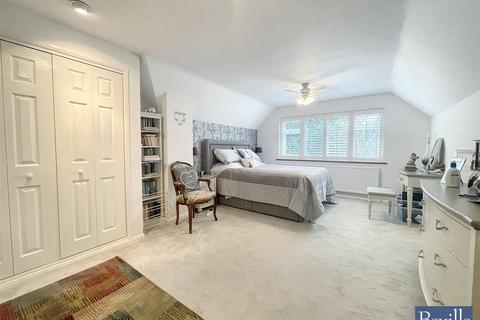 4 bedroom detached house for sale, Grove Road, Sonning Common Reading RG4