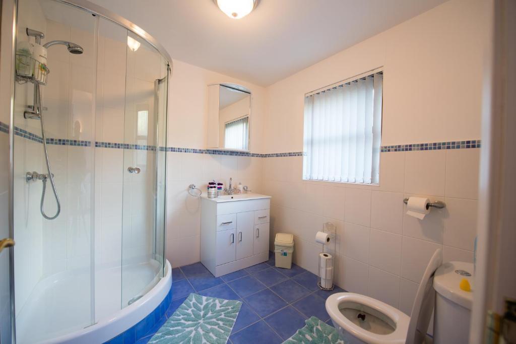 En suite bathroom