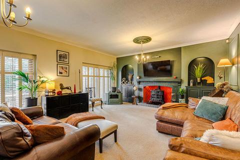 5 bedroom detached house for sale, Woodhouse Road, Loughborough LE12