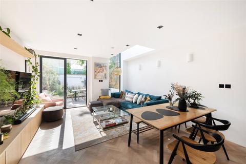 211 Cavendish Road, London, SW12 0BP