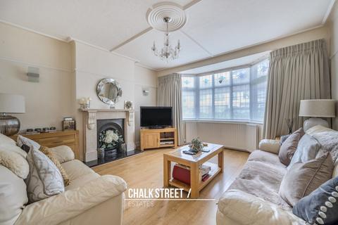 3 bedroom end of terrace house for sale, Ashton Gardens, Romford, RM6