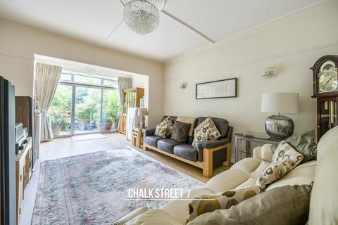 3 bedroom end of terrace house for sale, Ashton Gardens, Romford, RM6