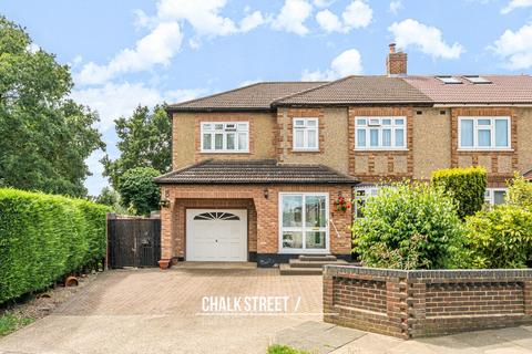 5 bedroom semi-detached house for sale, Hacton Drive, Hornchurch, RM12