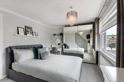 64 Biddenden Way, Istead Rise, Gravesend, DA13 9DF