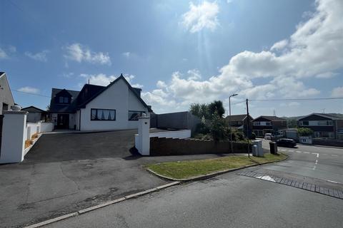 undefined, Pwll Evan Ddu, Bridgend CF35