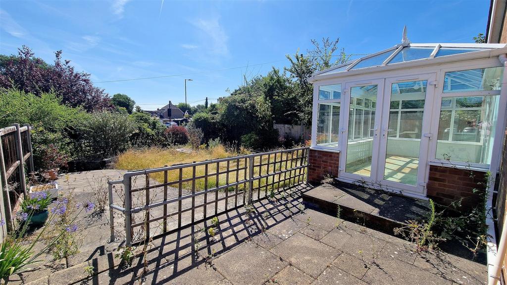GARDEN SHOT 1.jpg