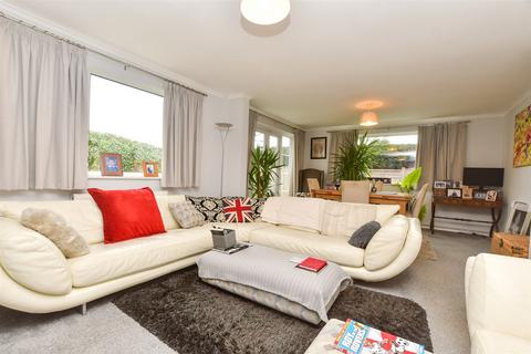 3 bedroom semi-detached house for sale, Olives Meadow, Uckfield, East Sussex