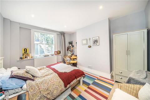 3 bedroom flat for sale, Brackenbury Road, London W6
