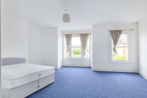 2 bedroom maisonette for sale, Tenham Avenue, London SW2