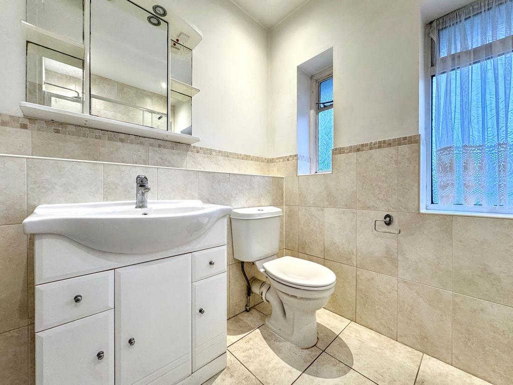 Family shower room