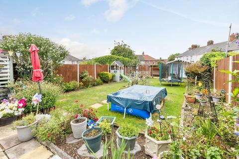 3 bedroom end of terrace house for sale, Hazel Road, Dartford