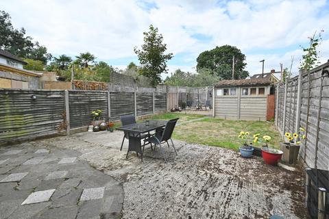 undefined, Rivermeads Avenue, Twickenham TW2