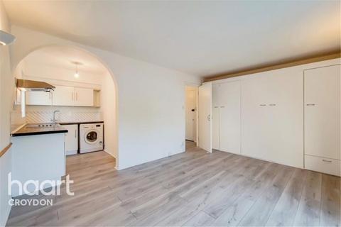 Studio to rent, Coe Avenue, SE25