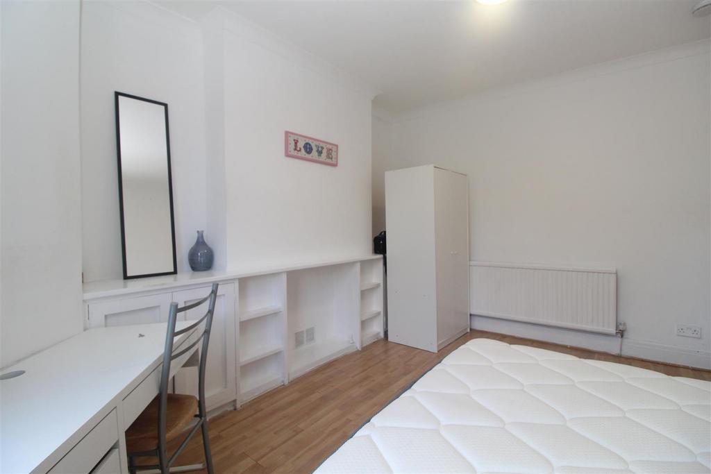 House in Cardiff, Maindy, Cathays - View 2