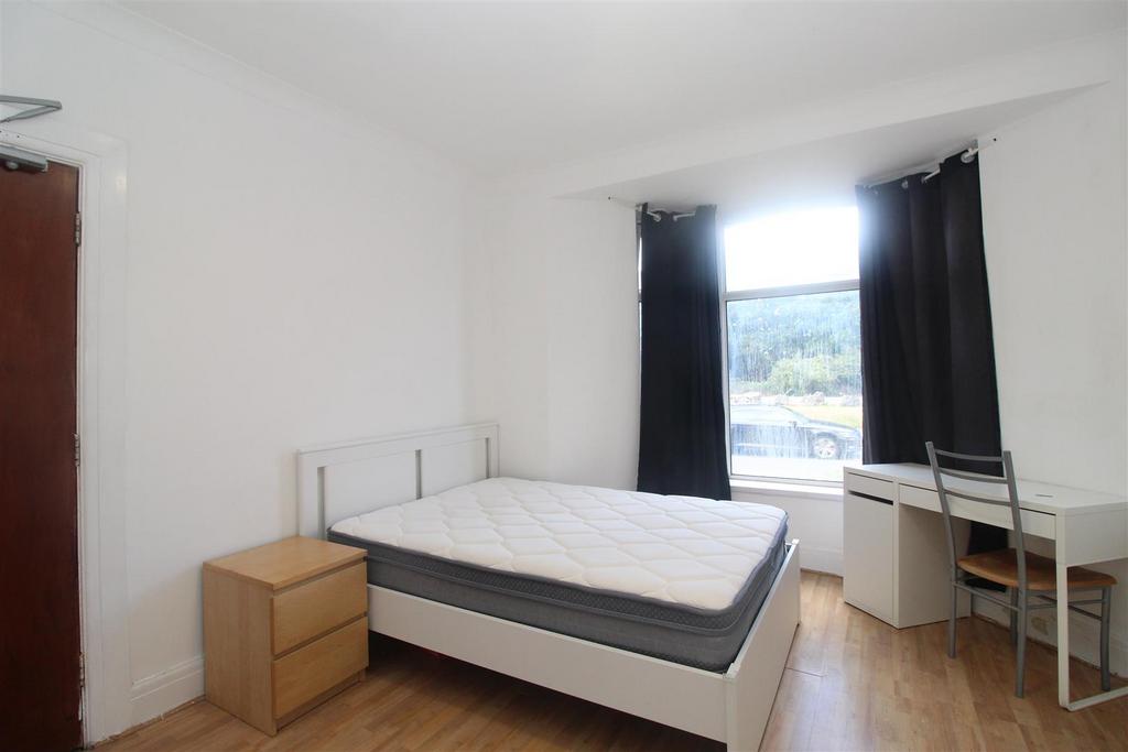 House in Cardiff, Maindy, Cathays - View 3