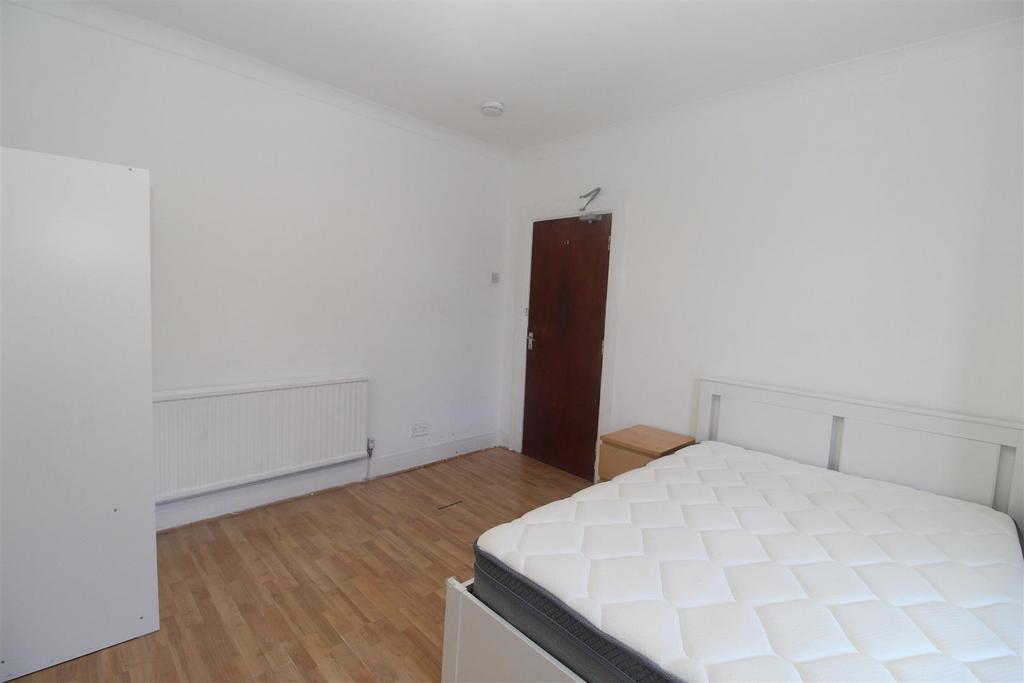 House in Cardiff, Maindy, Cathays - View 4