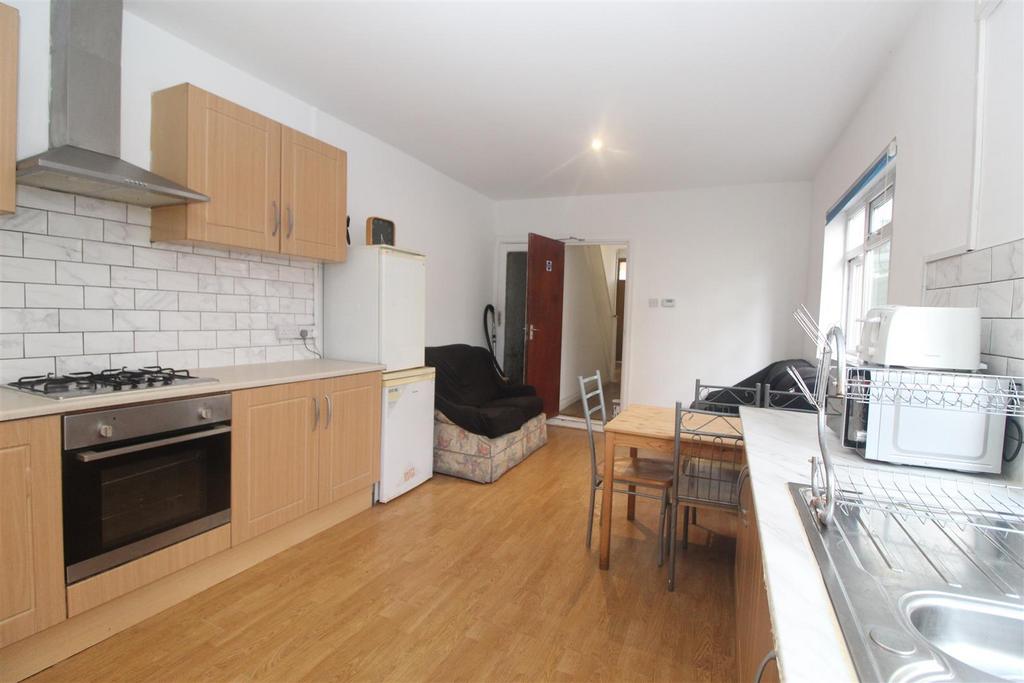 House in Cardiff, Maindy, Cathays - More