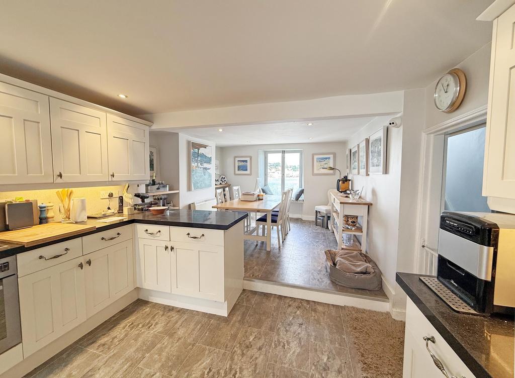 7 resized image00048