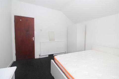 undefined, North Road, Cardiff CF10