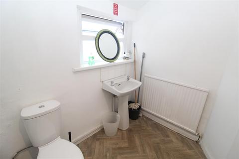 undefined, North Road, Cardiff CF10