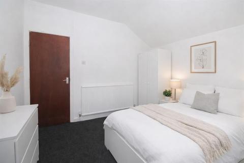 undefined, North Road, Cardiff CF10