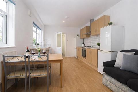 undefined, North Road, Cardiff CF10